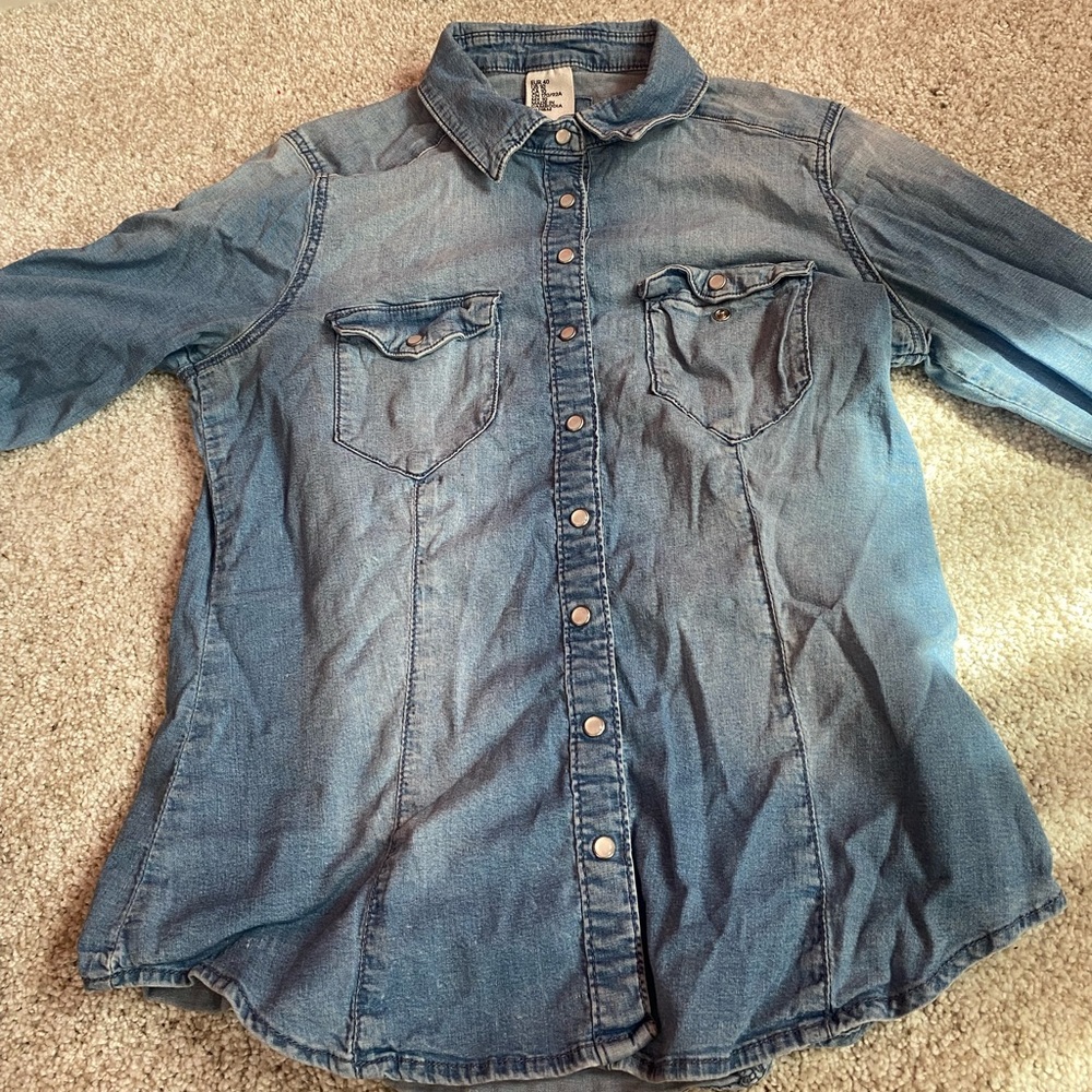 denim button up with pockets, size 10 US